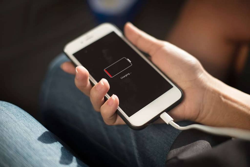 Why your smartphone's battery drains fast-How to fi it!